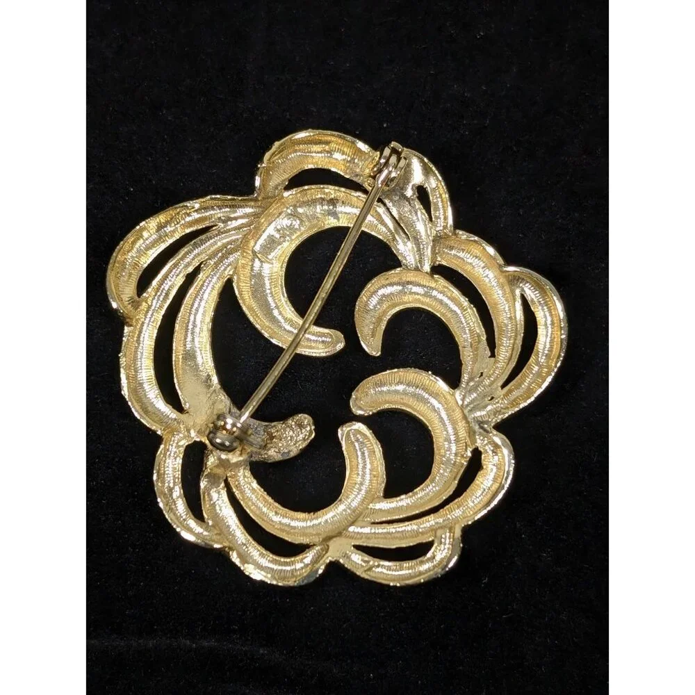 Vintage Avon Gold Tone Scroll Open Wreath Circle Round Pin Brooch‎